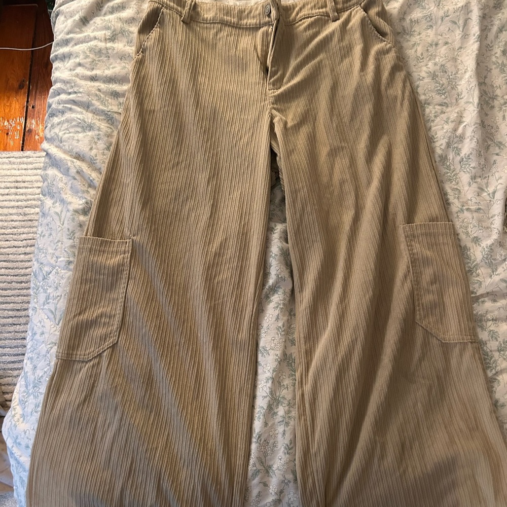 Wild Fable Tan Cargo Pants Relaxed Fit Lightweight